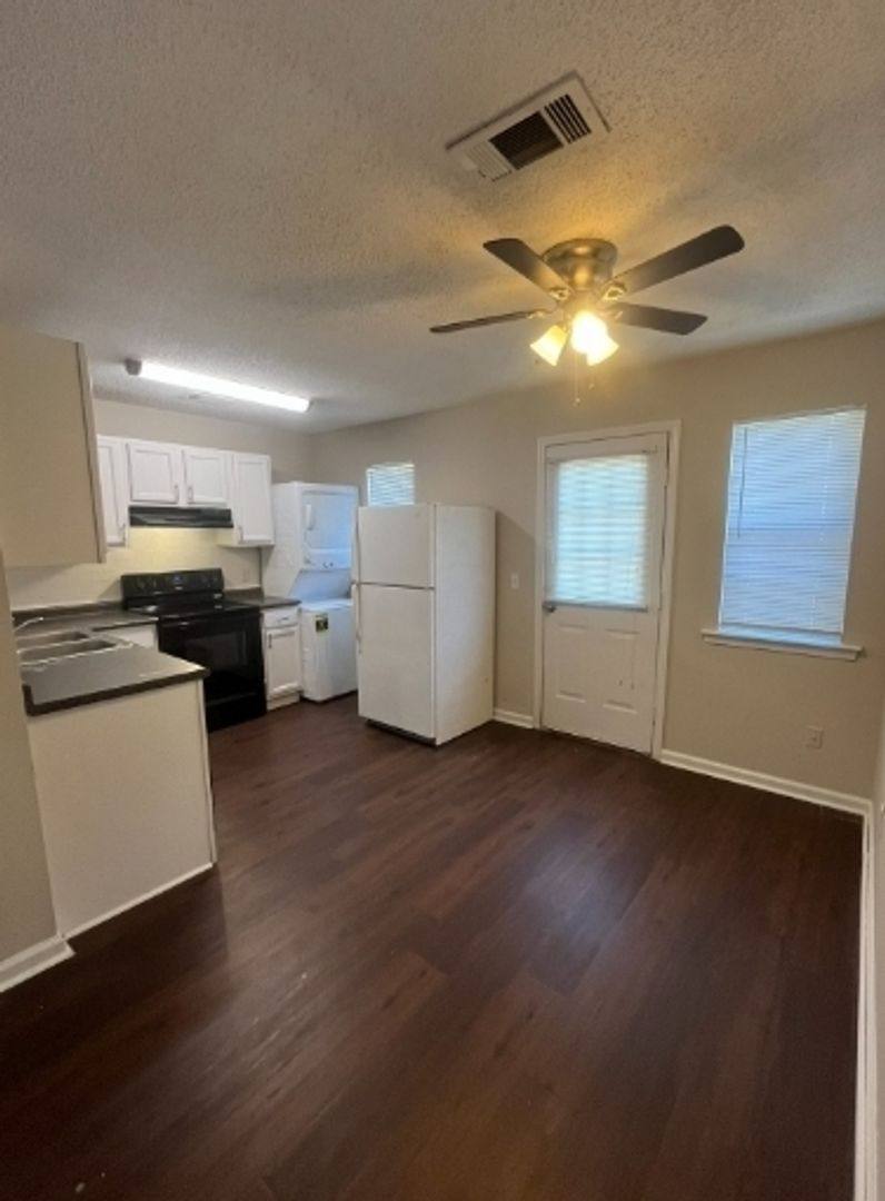 Apartment for rent at Berkshire Village, 220 Lanier Dr, Statesboro, GA 30458