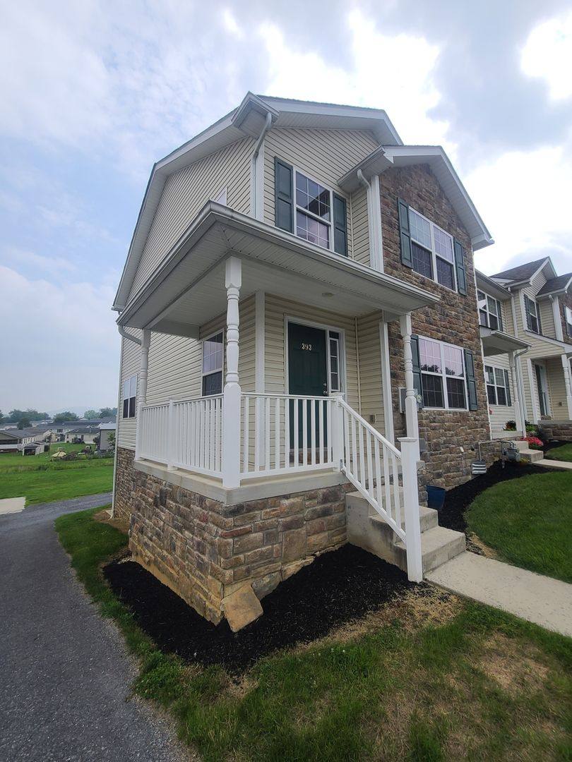 Townhouse for rent at 393 Viewpoint Way, Waynesboro, PA 17268