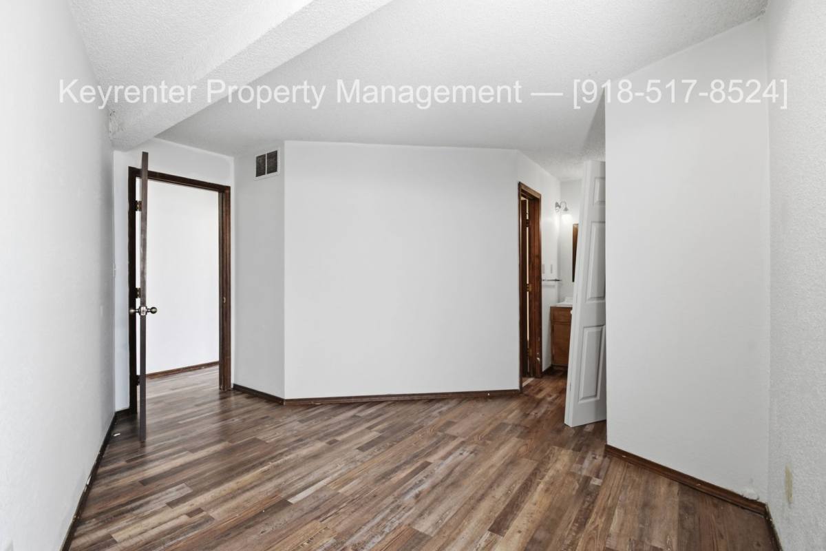 120 N Hazel St #1, Grove, OK 74344 - House for Rent - Image 9