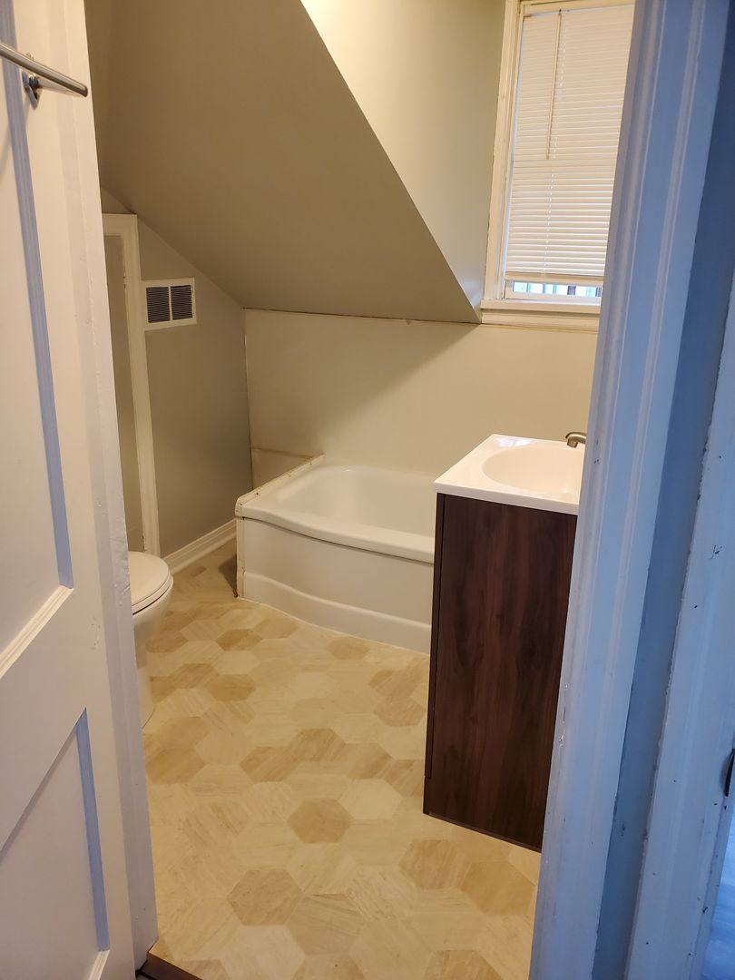 400 7th St, Baraboo, WI 53913 - Apartment for Rent - Image 6
