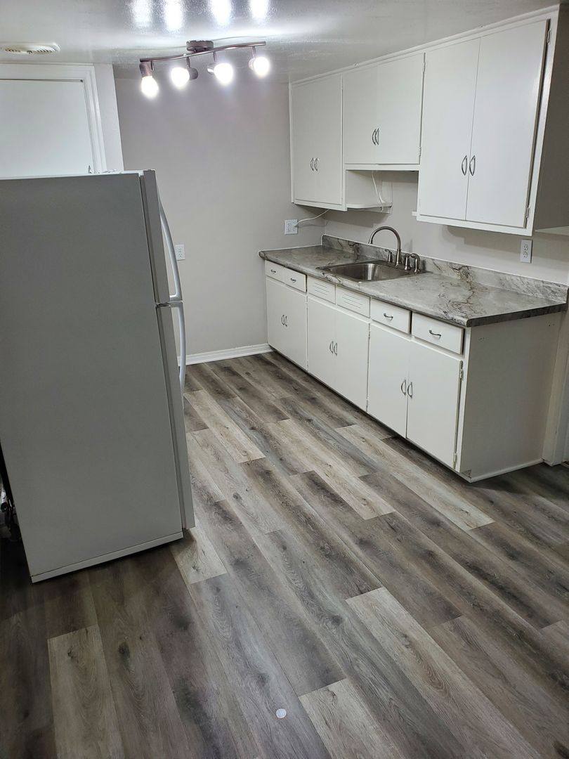 400 7th St, Baraboo, WI 53913 - Apartment for Rent - Image 2