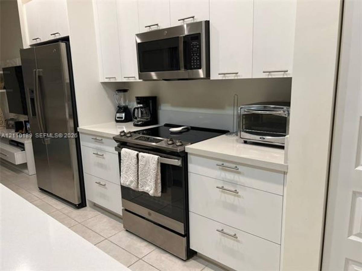 Apartment for rent at 8045 NW 104th Ave #3, Doral, FL 33178