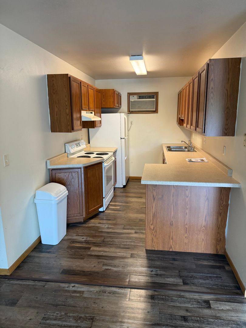 625 12th St N, La Crosse, WI 54601 - Apartment for Rent - Image 2