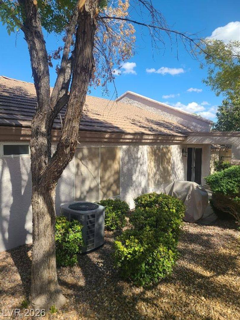 House for rent at 2085 High Mesa Dr, Henderson, NV 89012
