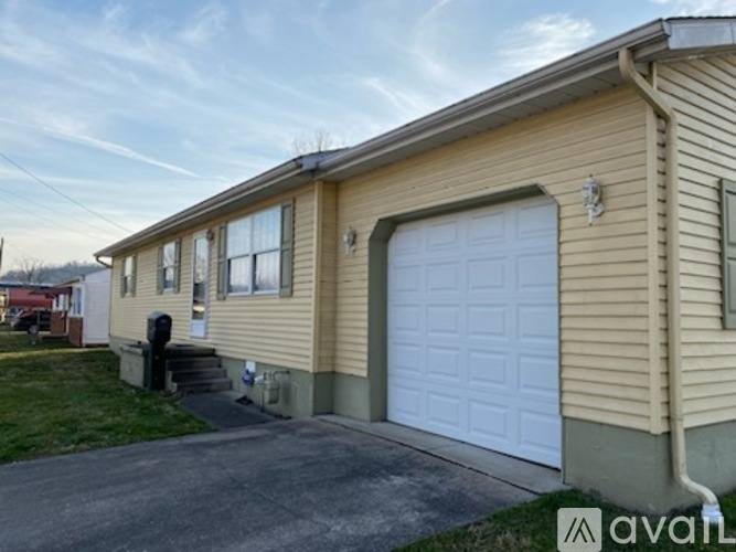 464 Kane St, Milton, WV 25541 - House for Rent - Image 2