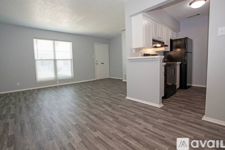4001 Old Bullard Rd, Tyler, TX 75701 - Townhouse for Rent - Image 2