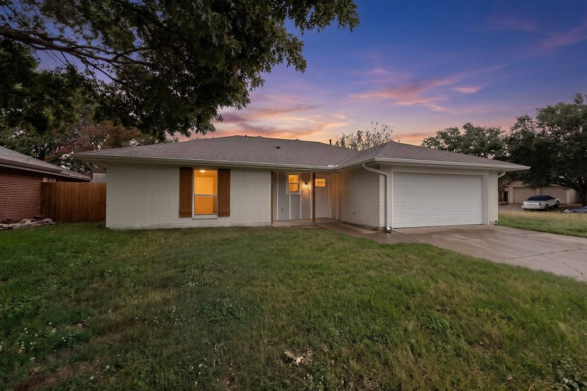 6561 Alta Vista Dr, Watauga, TX 76148 - House for Rent - Image 1