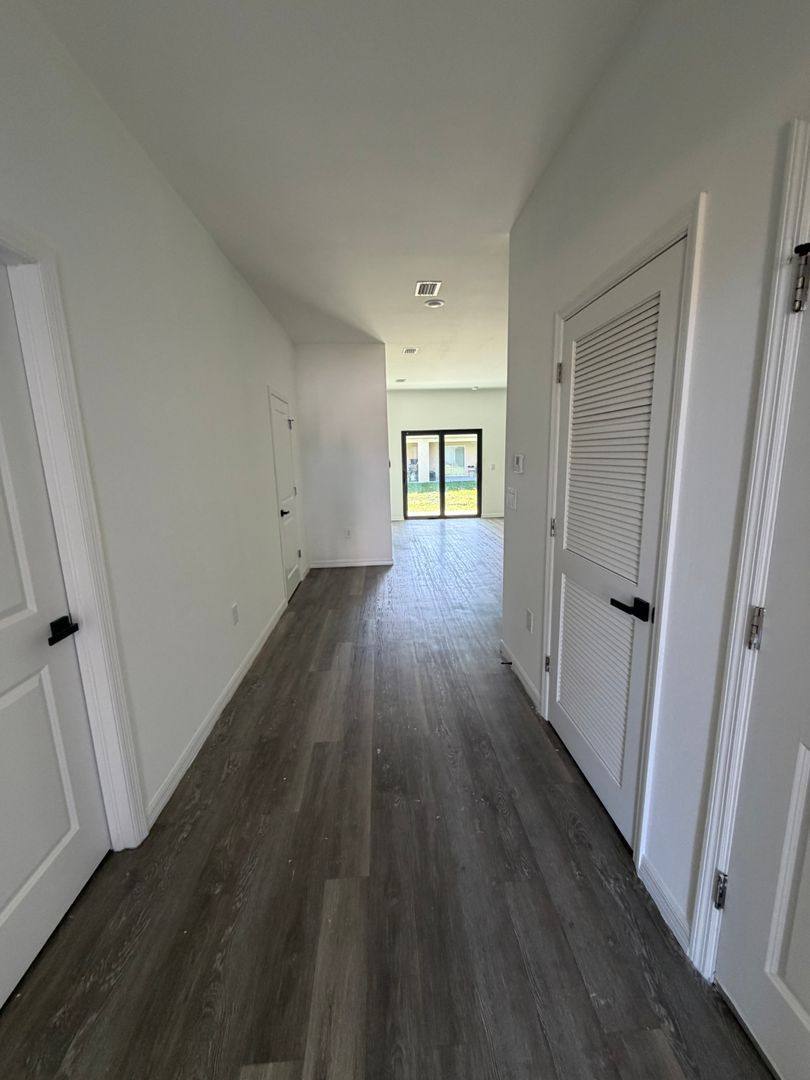 4637 25th St SW, Lehigh Acres, FL 33973 - Apartment for Rent - Image 2