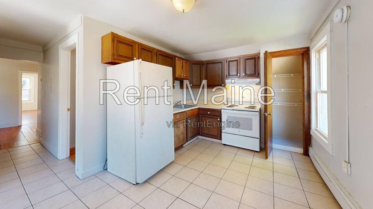 Apartment for rent at 3 Carey Lane #2, Waterville, ME 04901