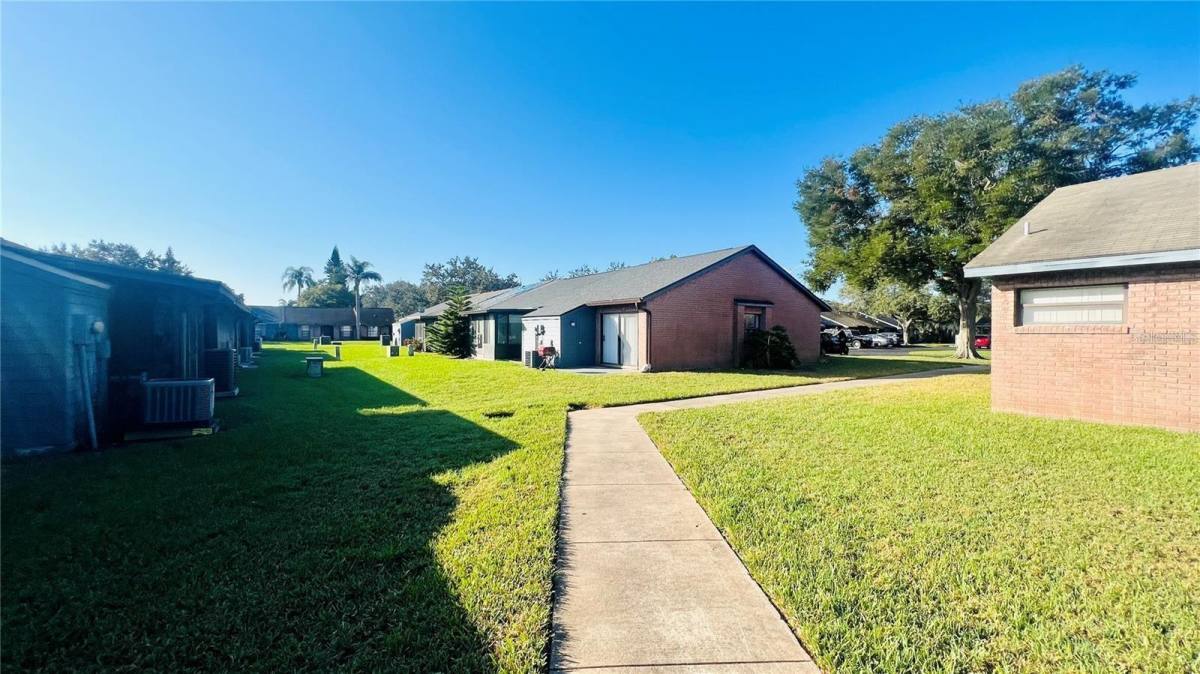 2531 King Oak Circle, St. Cloud, FL 34769 - Townhouse for Rent - Image 18