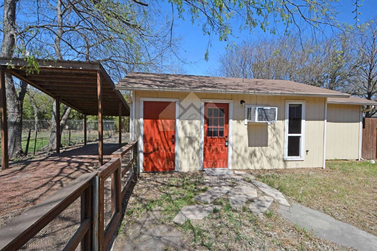 3174 Boon St, Seguin, TX 78155 - House for Rent
