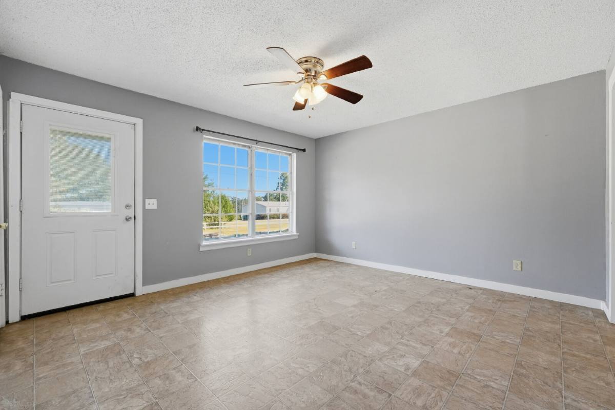 2325 Sweetgum Dr, Bonifay, FL 32425 - House for Rent - Image 9
