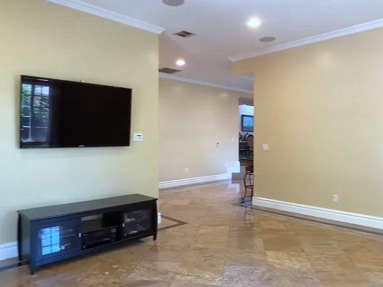 837 N Pass Ave, Burbank, CA 91505 - House for Rent - Image 8