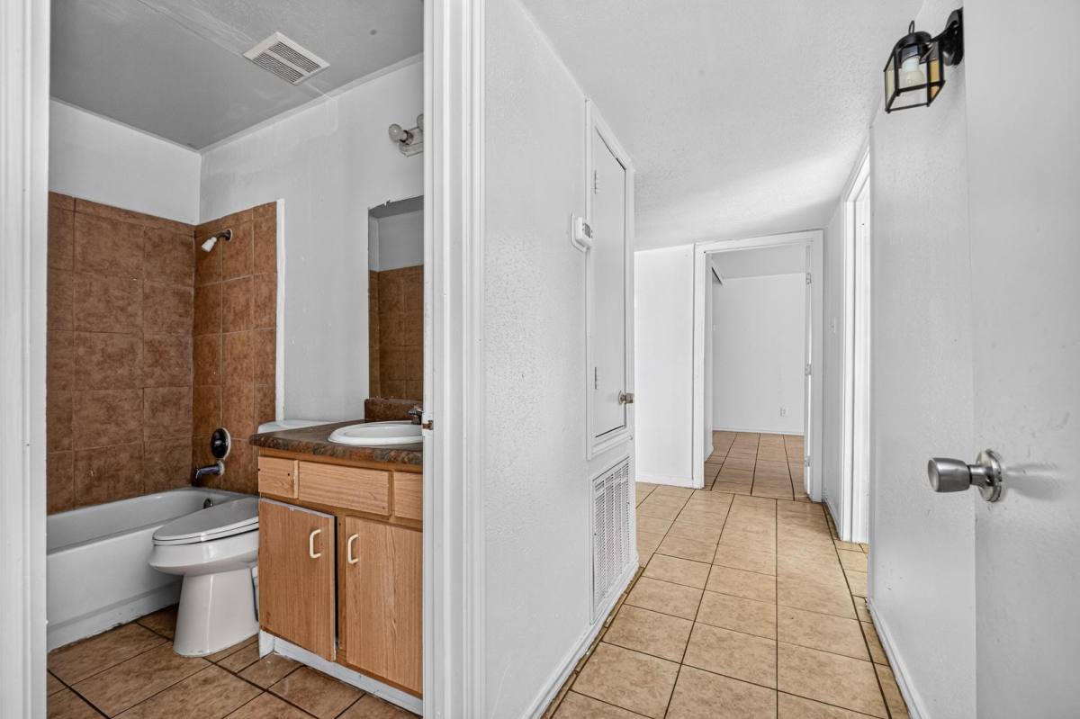 8034 Antoine Dr #120 photo 8