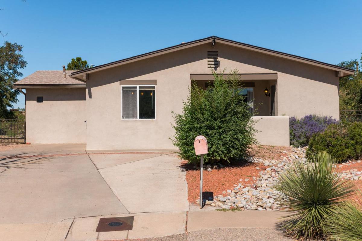 House for rent at 717 Tranquilino Court NE, Albuquerque, NM 87102