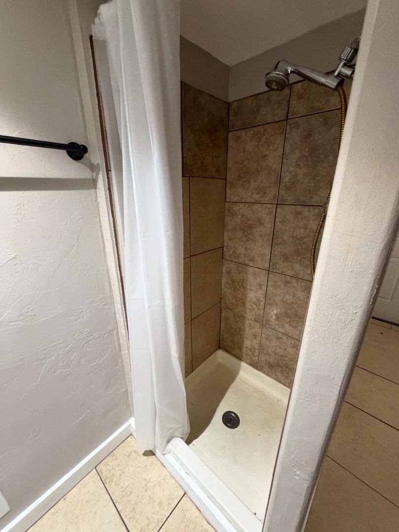 2221 E Spruce Ave, Flagstaff, AZ 86004 - Apartment for Rent - Image 4