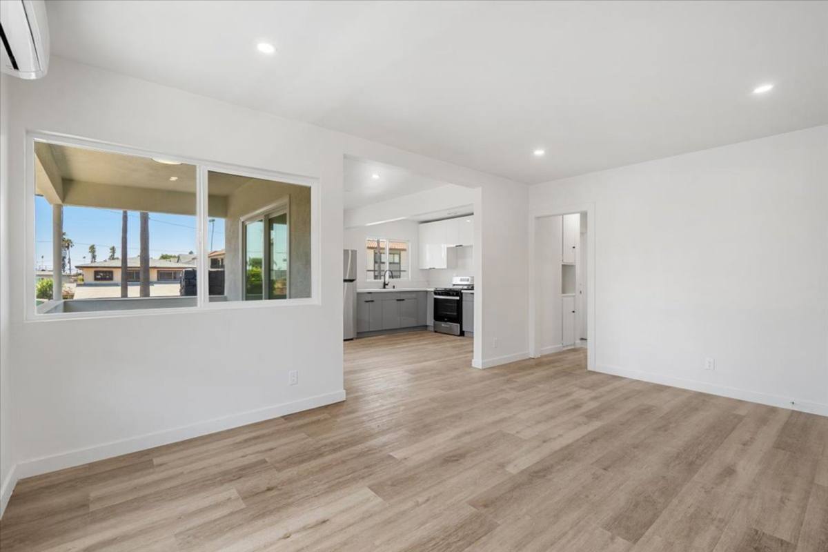 317 E 97th St, Inglewood, CA 90301 - Apartment for Rent