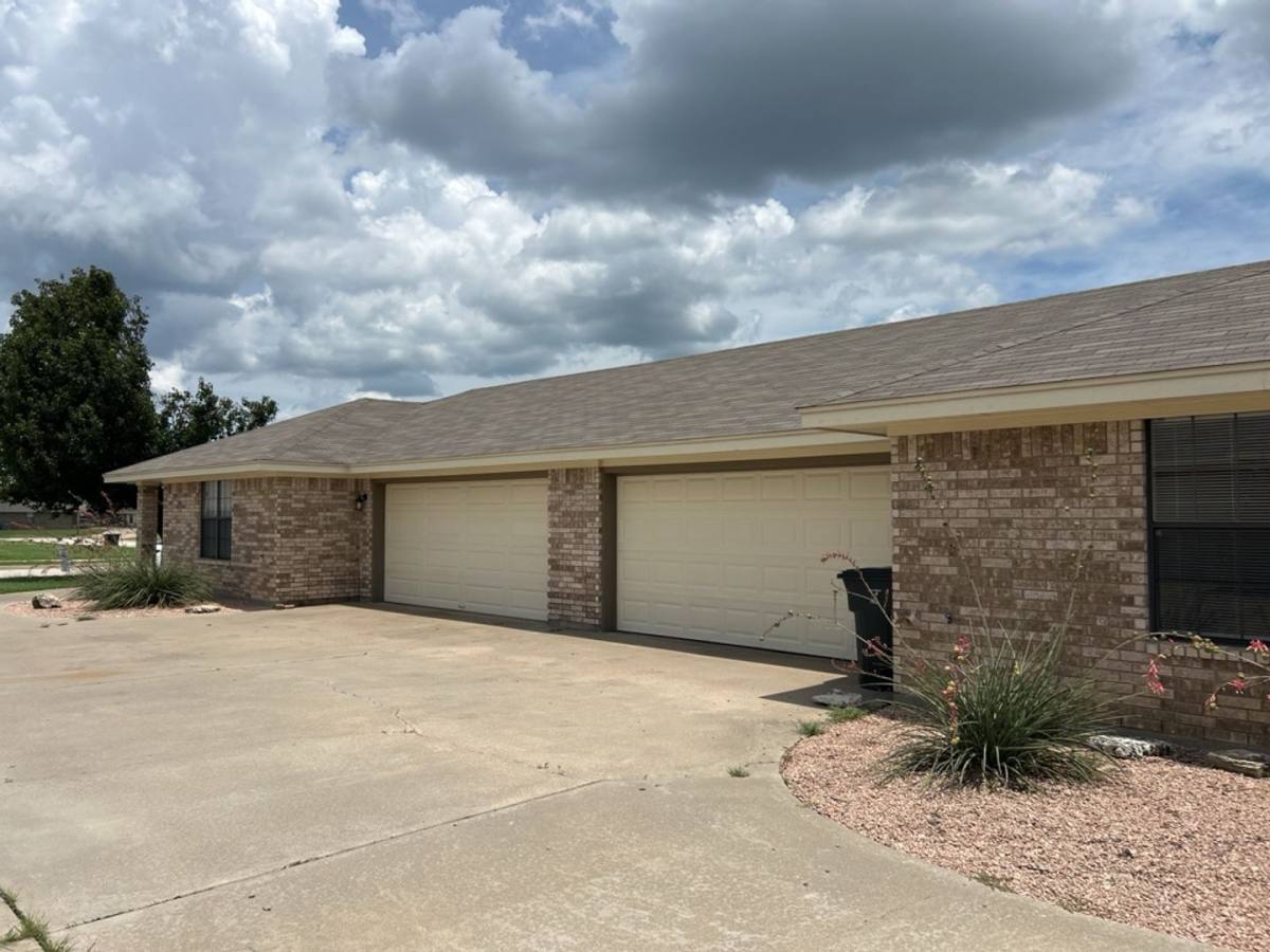 902 McDaniel Circle, Killeen, TX 76543 - Apartment for Rent - Image 2