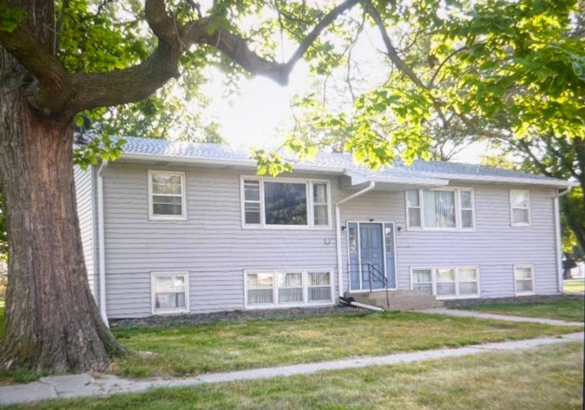 Apartment for rent at 323 2nd St, Hampton, NE 68843