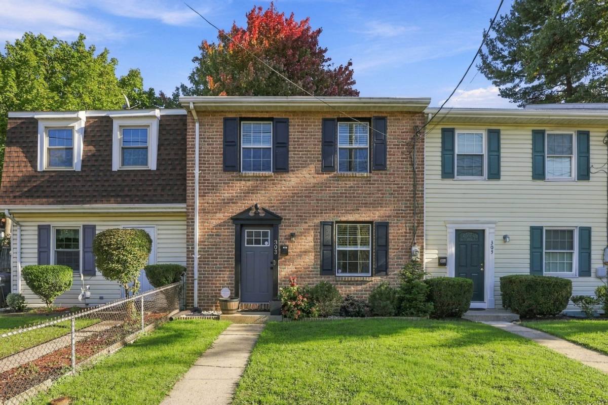Townhouse for rent at 303 Church St, Lancaster, PA 17602