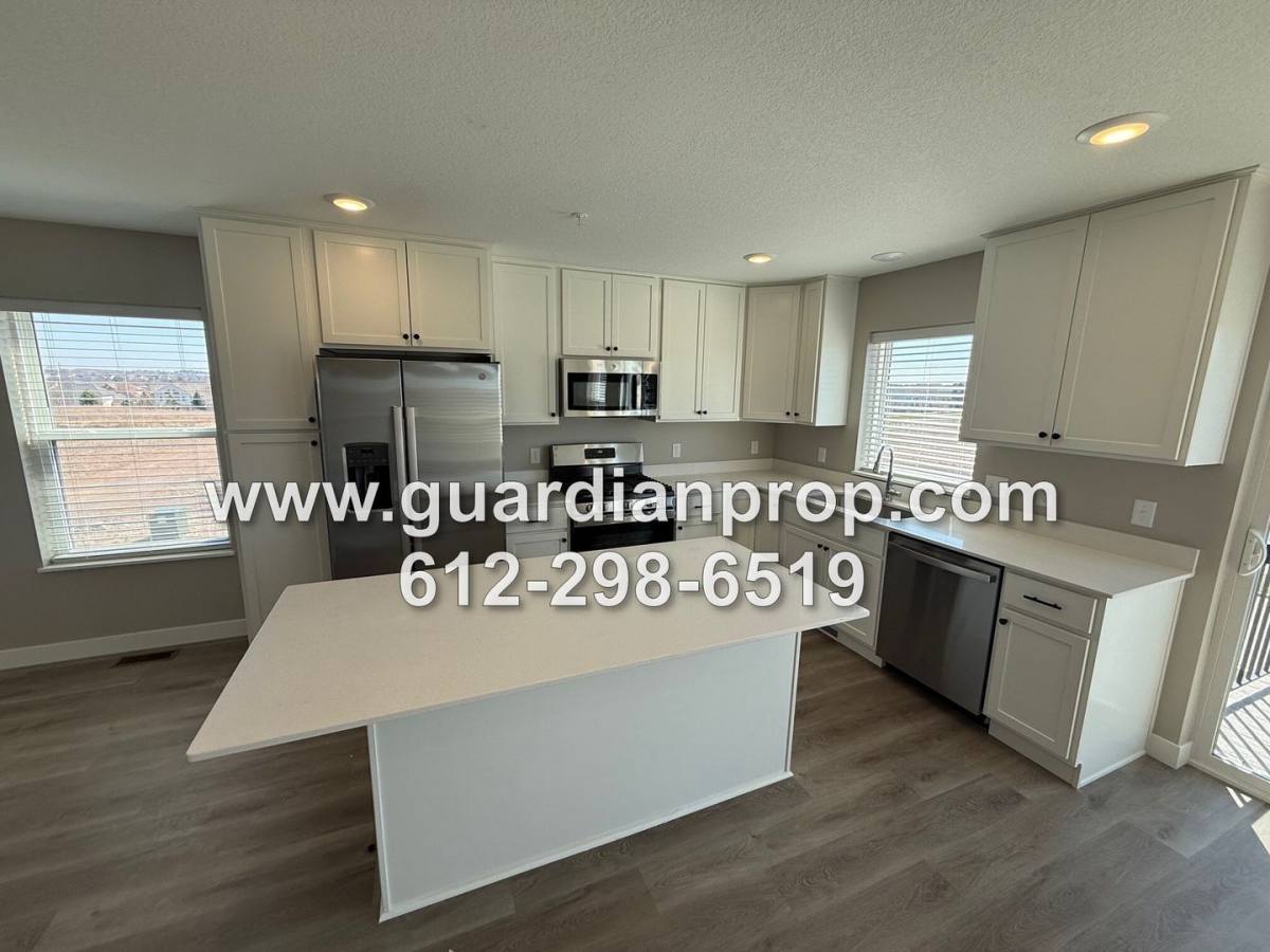 Townhouse for rent at 8841 Granite Court, Woodbury, MN 55129