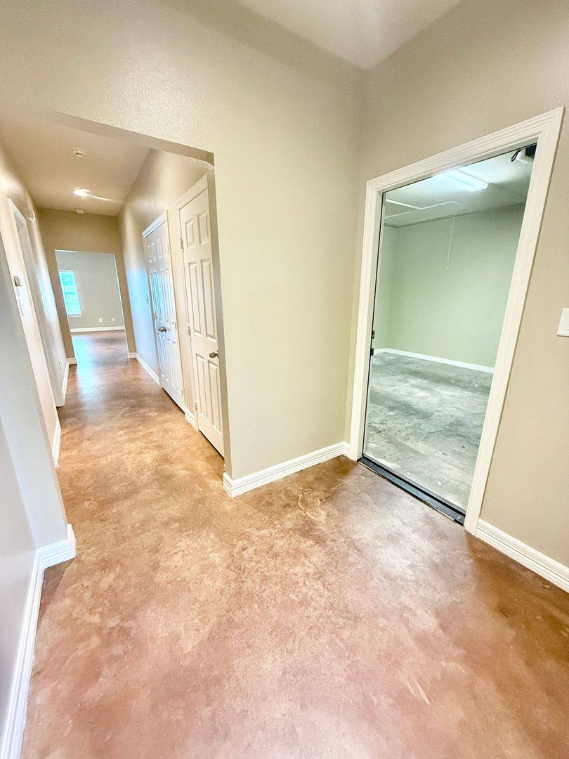 818 St Highway 110 S, Whitehouse, TX 75791 - Townhouse for Rent - Image 2