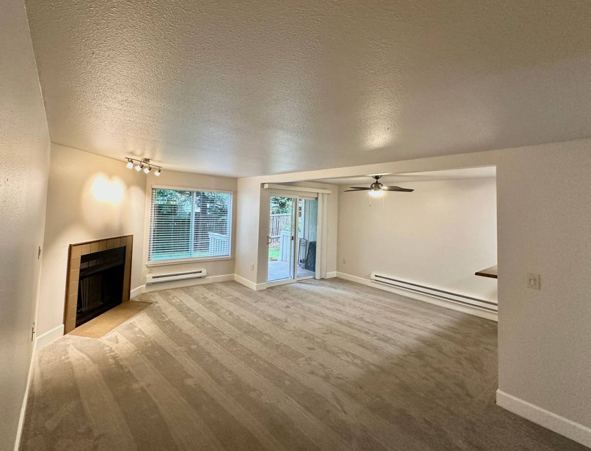 Apartment for rent at 550 100th Ave SE, Bellevue, WA 98004