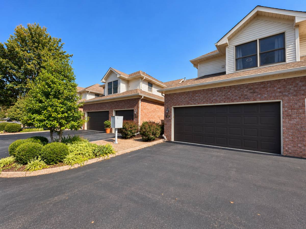 3637 Hurstbourne Ridge Blvd, Louisville, KY 40299 - Apartment for Rent - Image 1
