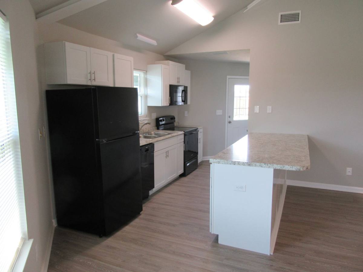 1302 C Grace Ave, Panama City, FL 32401 - Apartment for Rent - Image 2