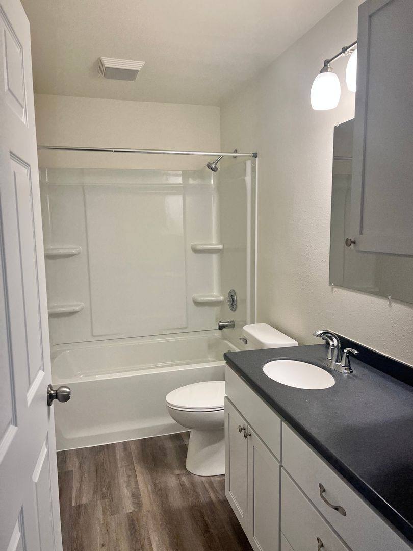 136 Milwaukee St, La Crosse, WI 54603 - Apartment for Rent - Image 5