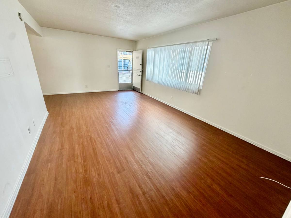 304-306 Culper Court, Hermosa Beach, CA 90254 - Apartment for Rent - Image 3