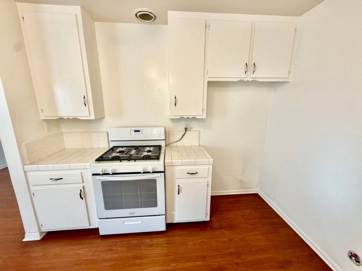 304-306 Culper Court, Hermosa Beach, CA 90254 - Apartment for Rent - Image 7