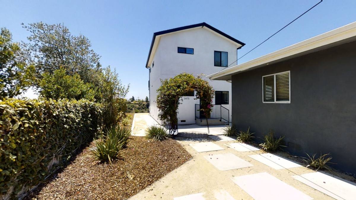 Townhouse for rent at 5475 Dorothy Dr, San Diego, CA 92115