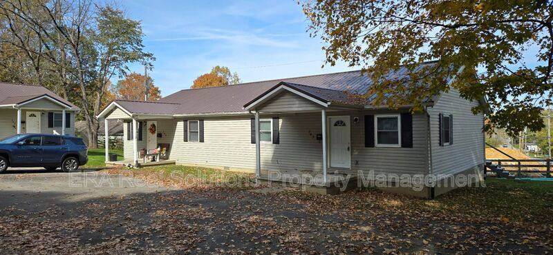House for rent at 743 S E St, Hillsboro, OH 45133