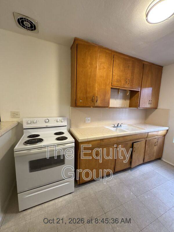 570 S Richmond Ave #4, Hanford, CA 93230 - Apartment for Rent - Image 6