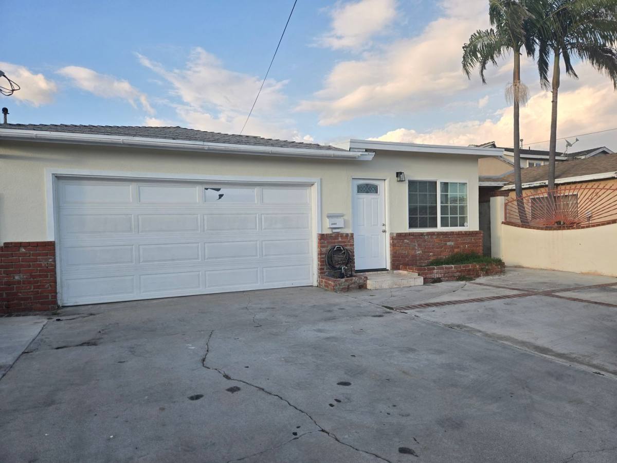 Townhouse for rent at 1641 W 222nd St, Torrance, CA 90501