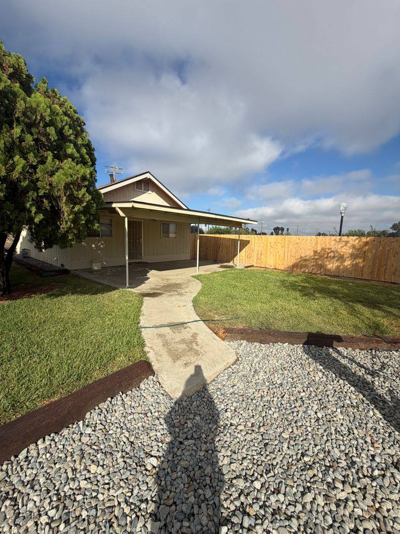 House for rent at 9831 Ca-Hwy #41, Lemoore, CA 93245