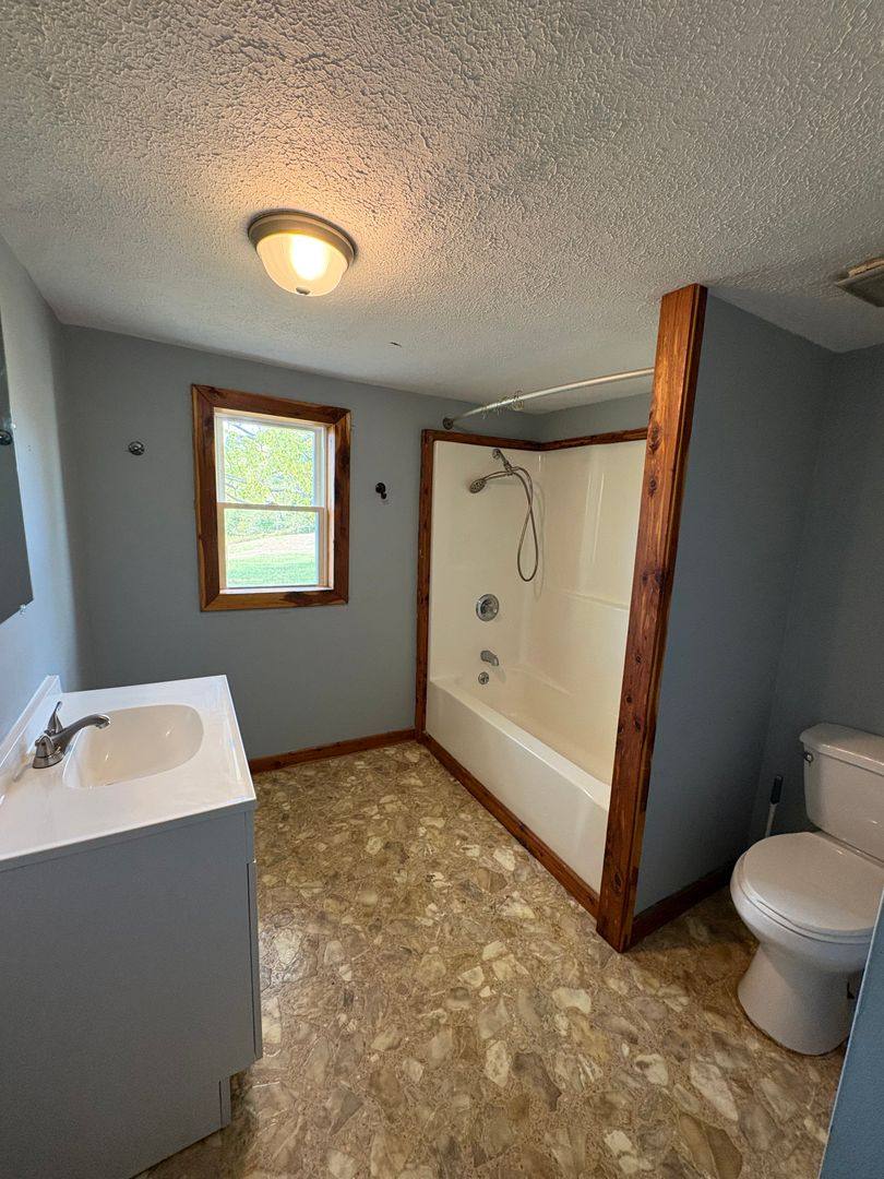 374 Etoile Rd, Glasgow, KY 42141 - House for Rent - Image 5