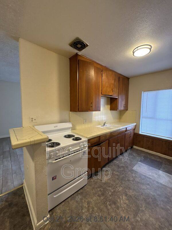 580 S Richmond Ave #3, Hanford, CA 93230 - Apartment for Rent - Image 5
