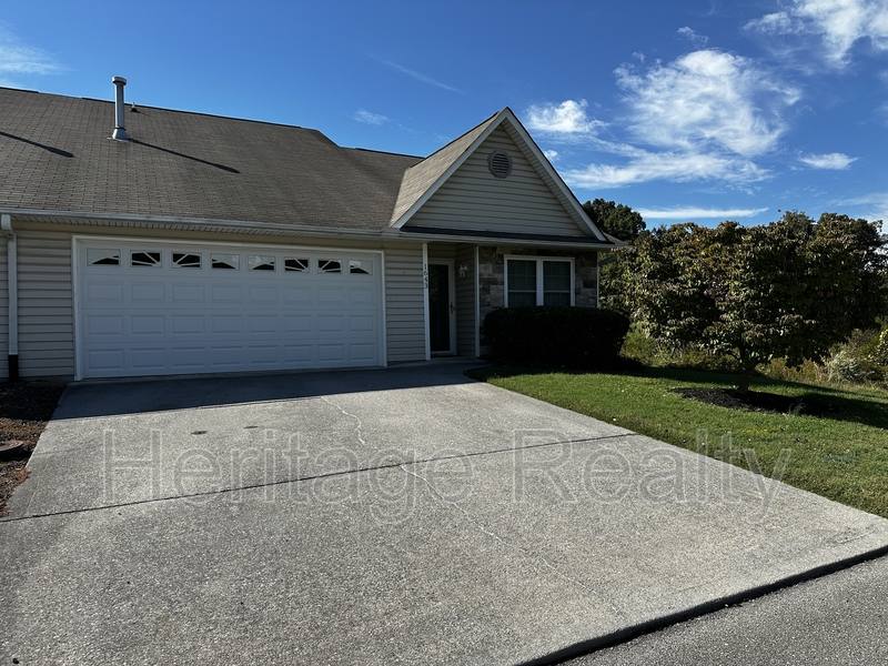Apartment for rent at 1643 Wood Song Lane #1, Knoxville, TN 37914