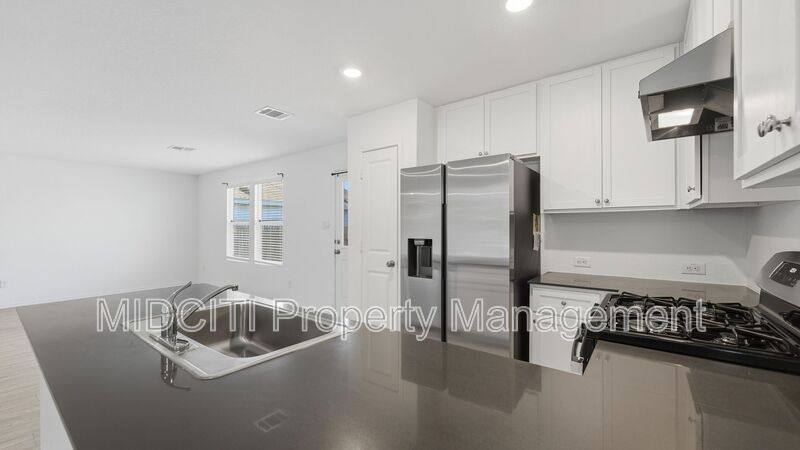 746 Tulsa Trail, New Braunfels, TX 78132 - House for Rent - Image 4