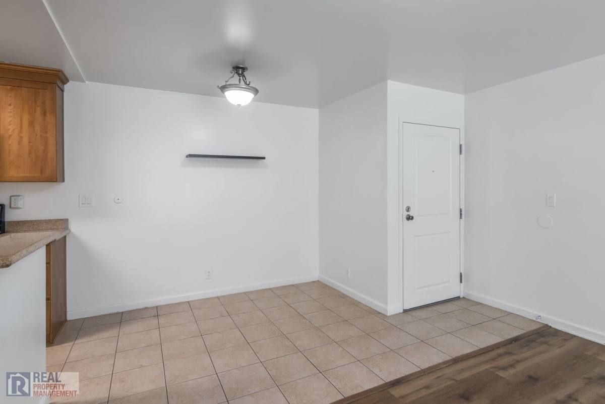 20327 Saticoy St, Winnetka, CA 91306 - Apartment for Rent - Image 7