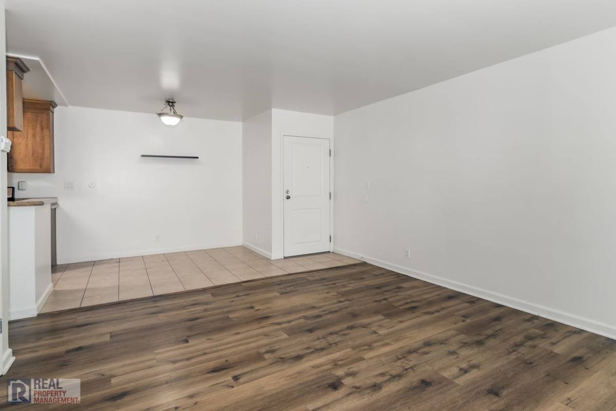 20327 Saticoy St, Winnetka, CA 91306 - Apartment for Rent - Image 5