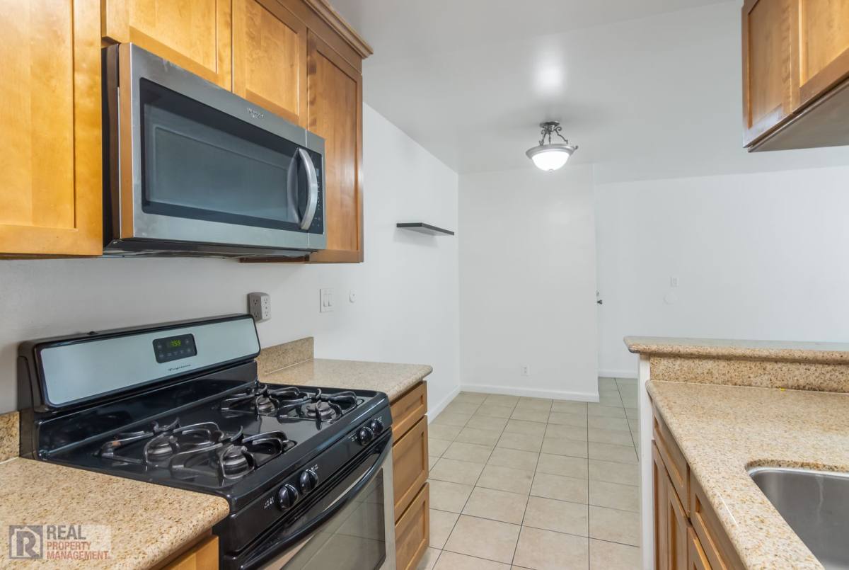 20327 Saticoy St, Winnetka, CA 91306 - Apartment for Rent - Image 9