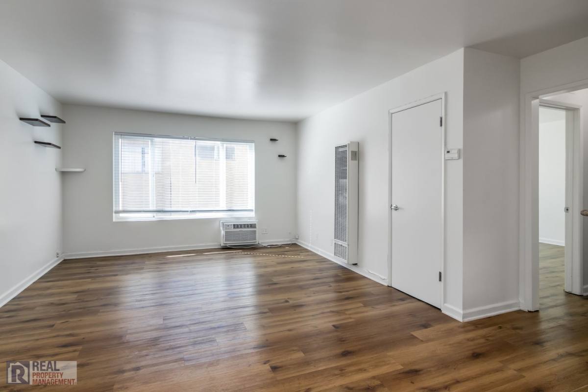 20327 Saticoy St, Winnetka, CA 91306 - Apartment for Rent - Image 3