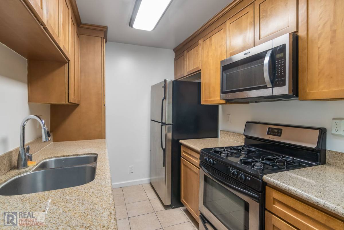 20327 Saticoy St, Winnetka, CA 91306 - Apartment for Rent - Image 1