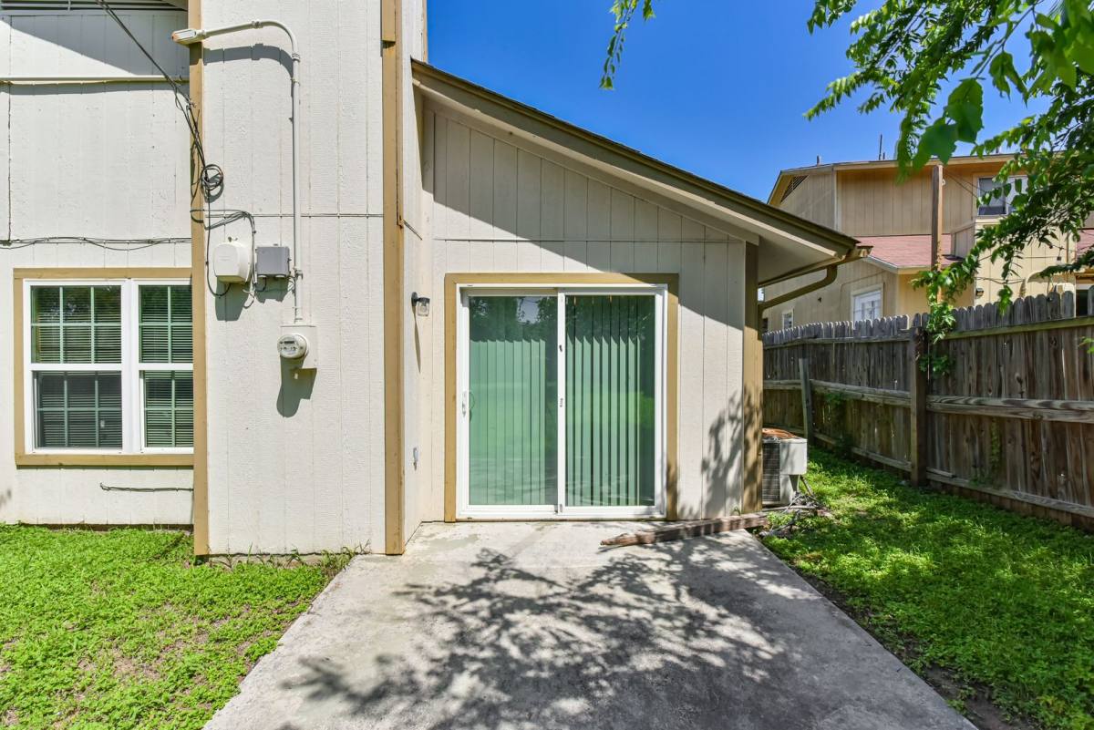 1149 Royal Crest Dr, Killeen, TX 76549 - Townhouse for Rent - Image 4