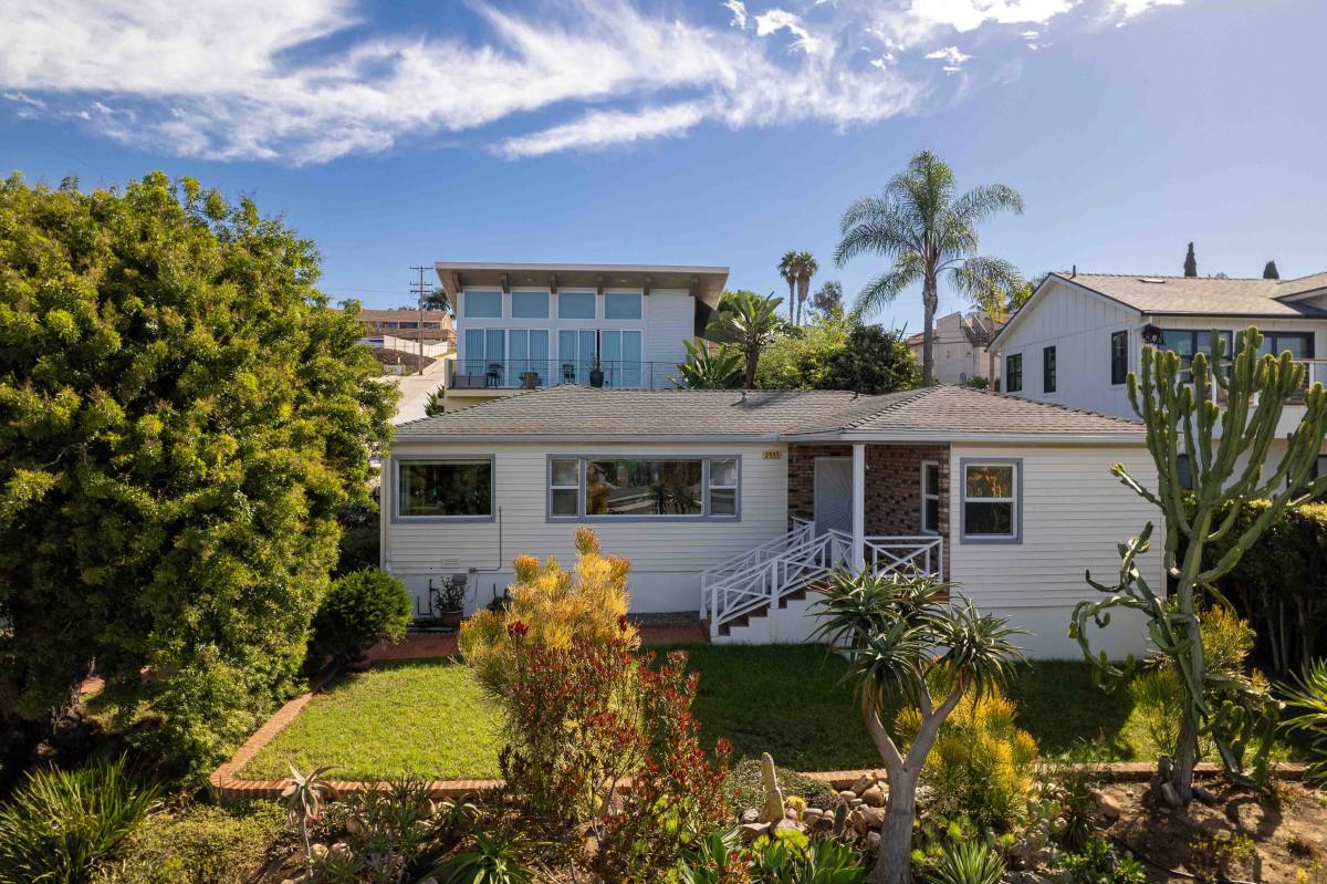 House for rent at 2551 Erie St, San Diego, CA 92110