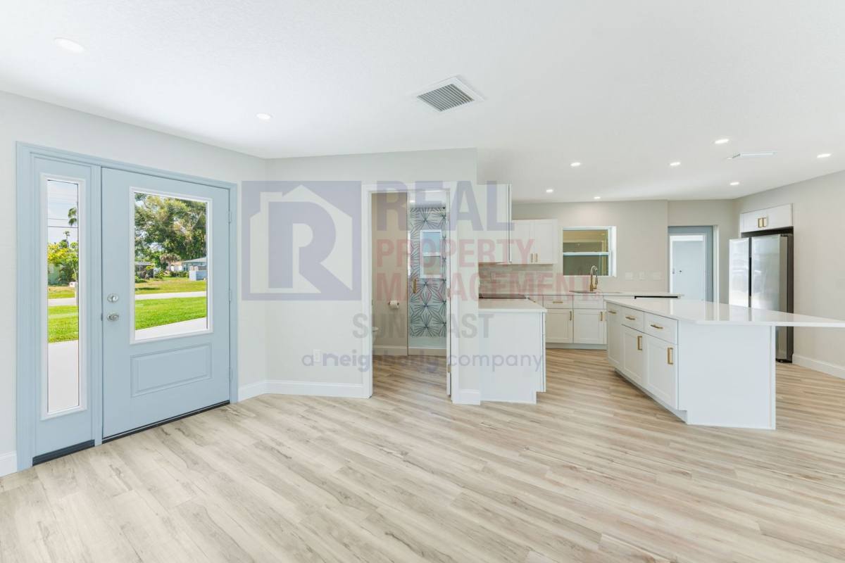 411 Pine Tree Terrace, Venice, FL 34293 - House for Rent - Image 8