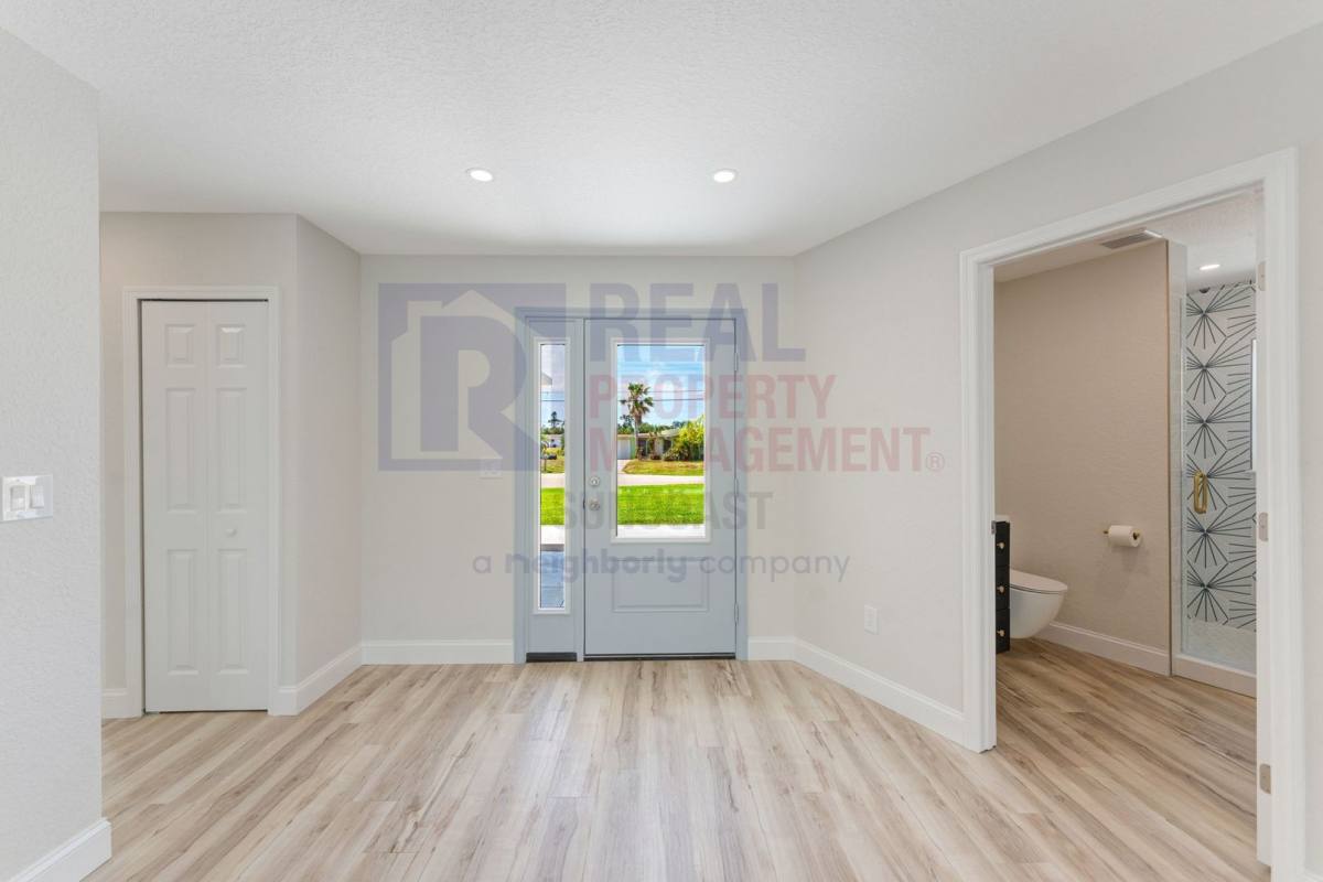 411 Pine Tree Terrace, Venice, FL 34293 - House for Rent - Image 5